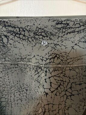 Lululemon Wunder Train Size 4 Thread Dye Rover Black